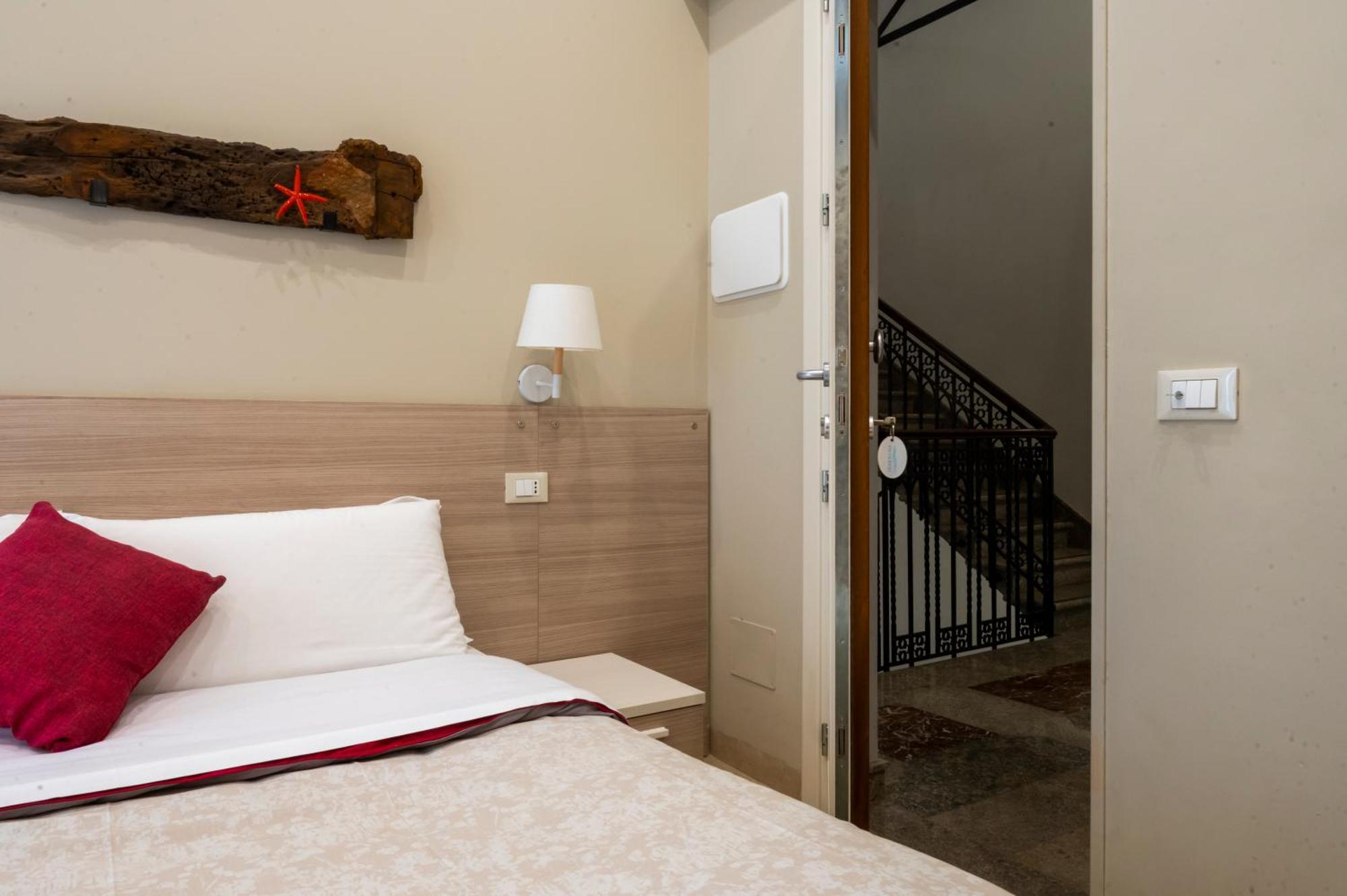 Le Mura - Charme Rooms Trapani Phòng bức ảnh