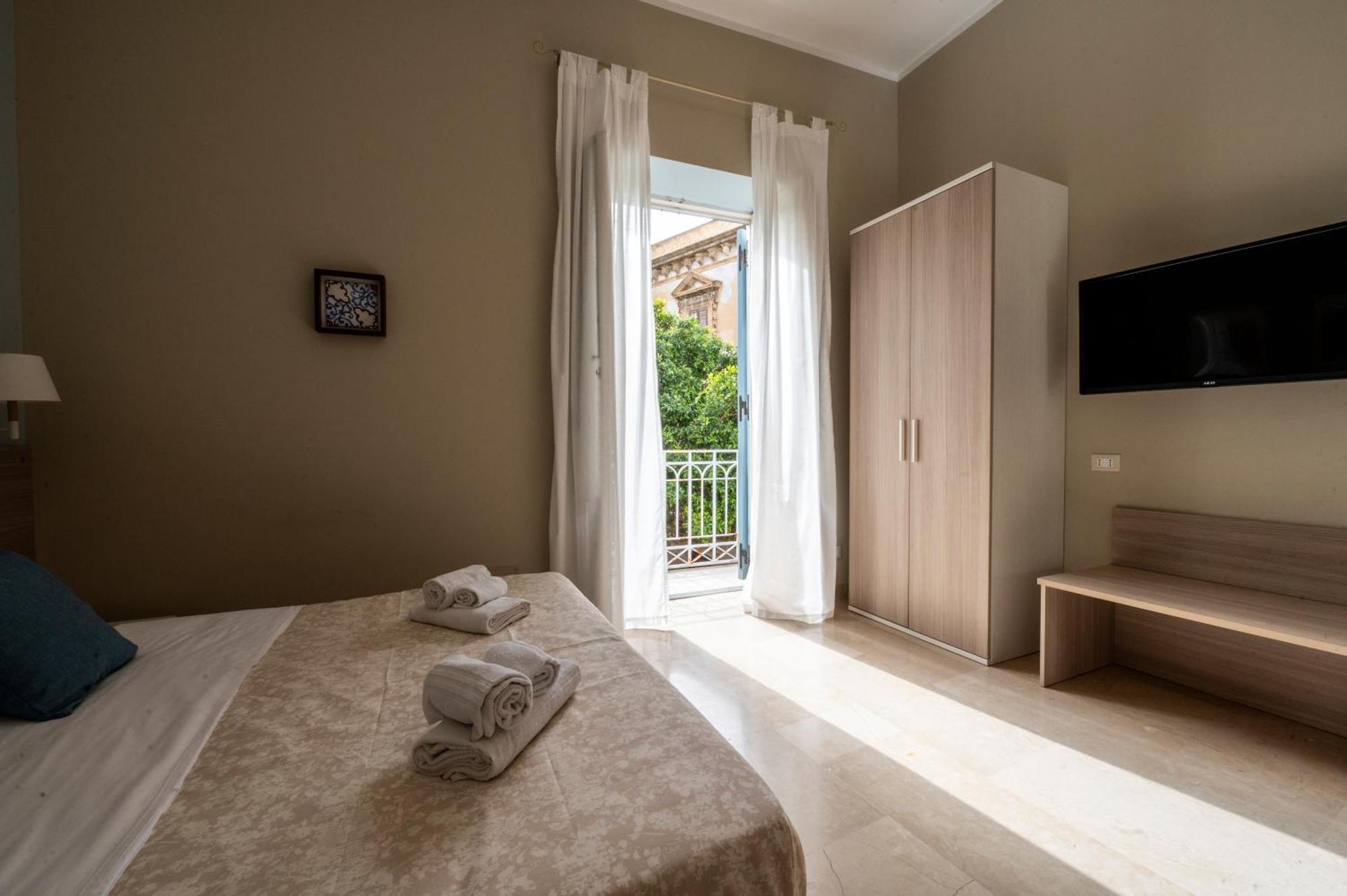 Le Mura - Charme Rooms Trapani Phòng bức ảnh