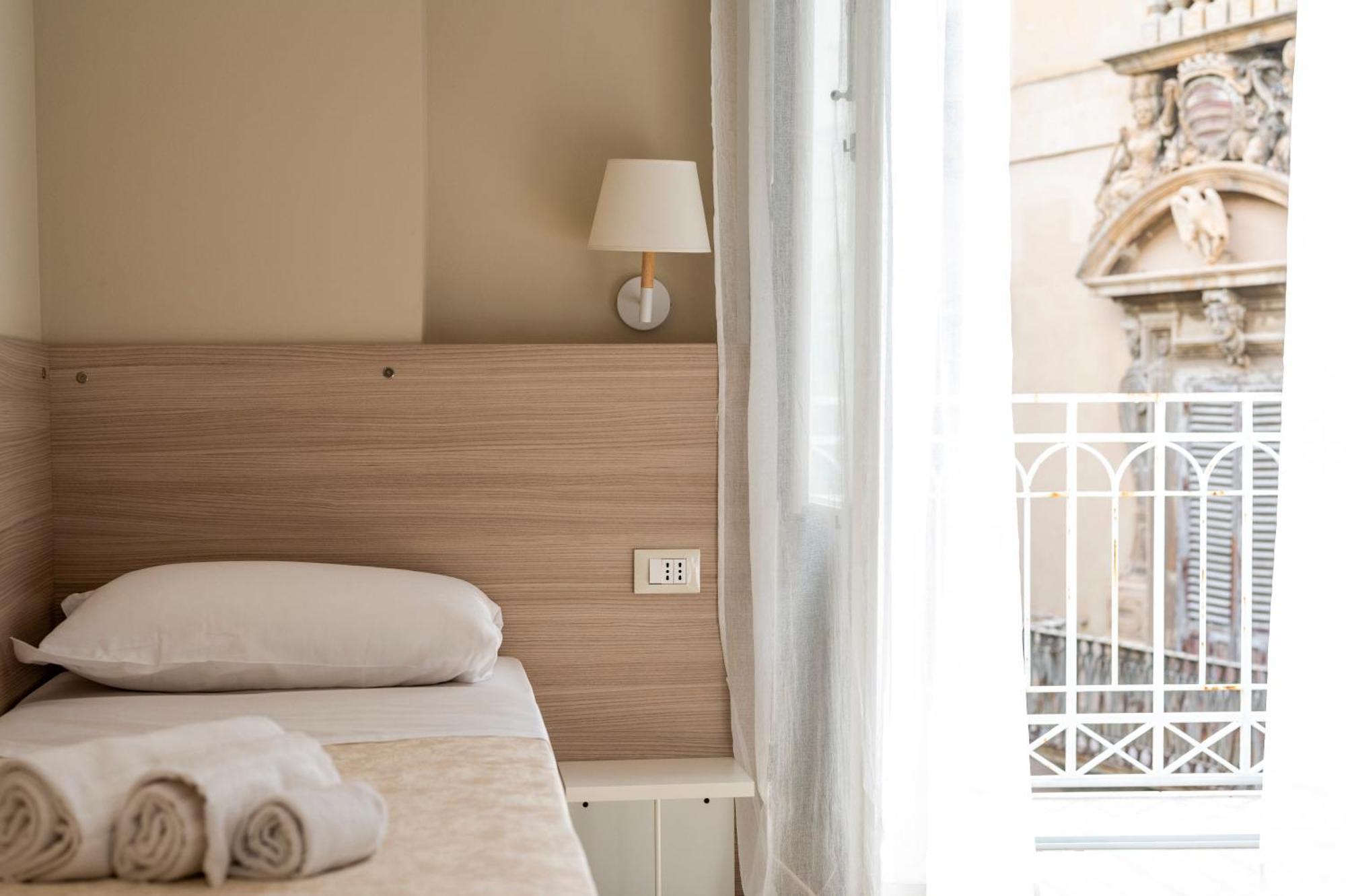 Le Mura - Charme Rooms Trapani Phòng bức ảnh