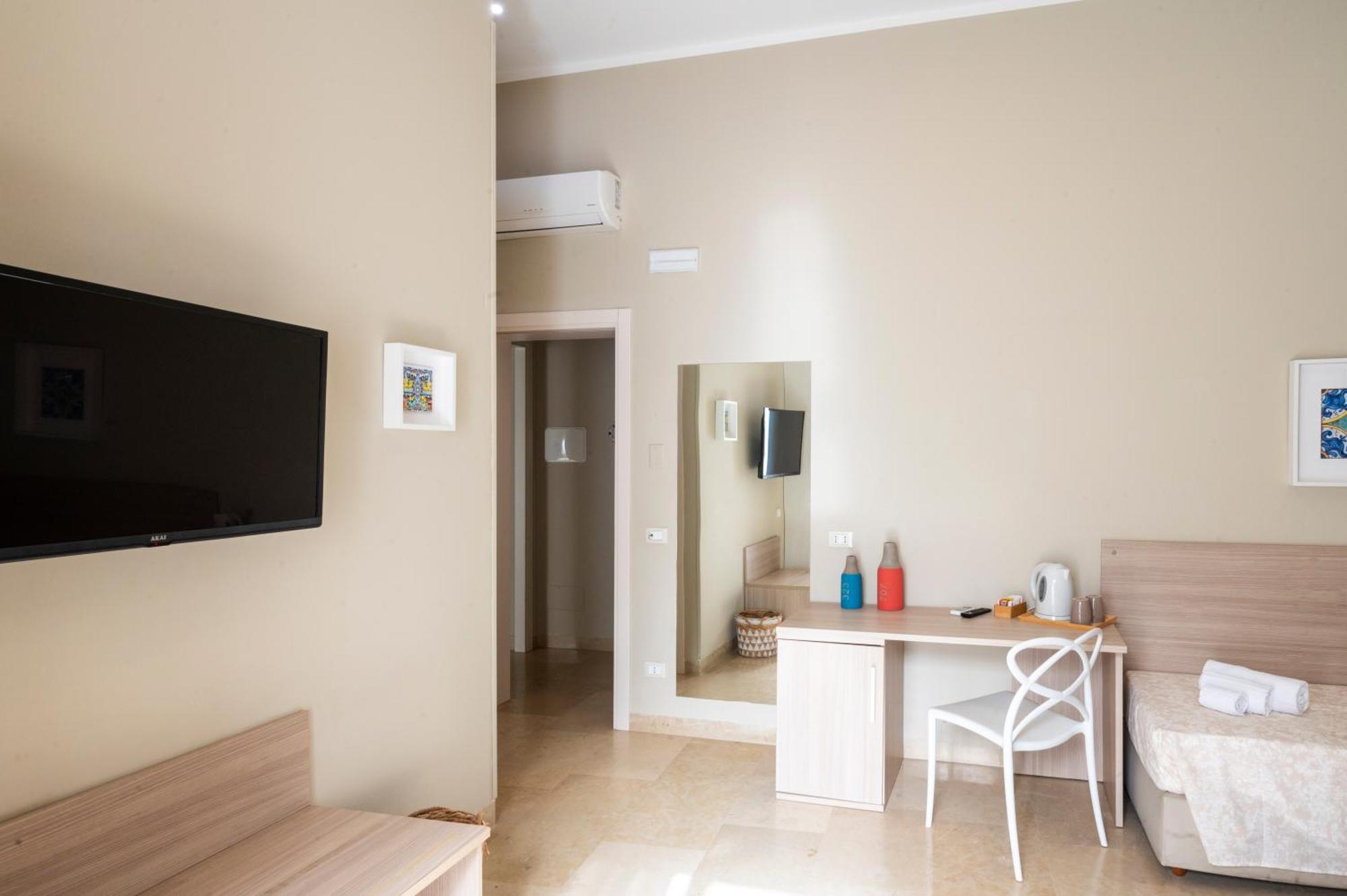 Le Mura - Charme Rooms Trapani Phòng bức ảnh