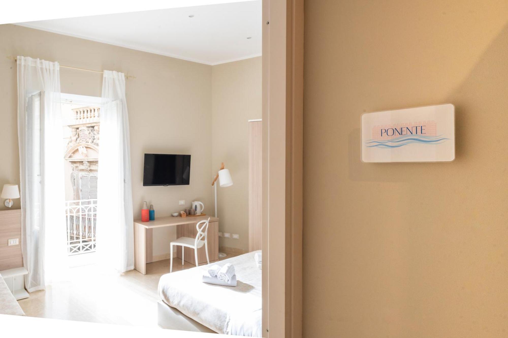 Le Mura - Charme Rooms Trapani Phòng bức ảnh
